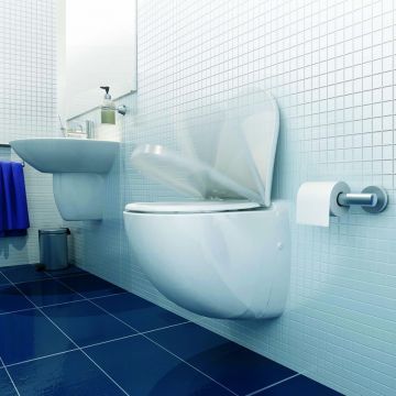 Унитаз со встроенным насосом-измельчителем SFA SANICOMPACT Comfort